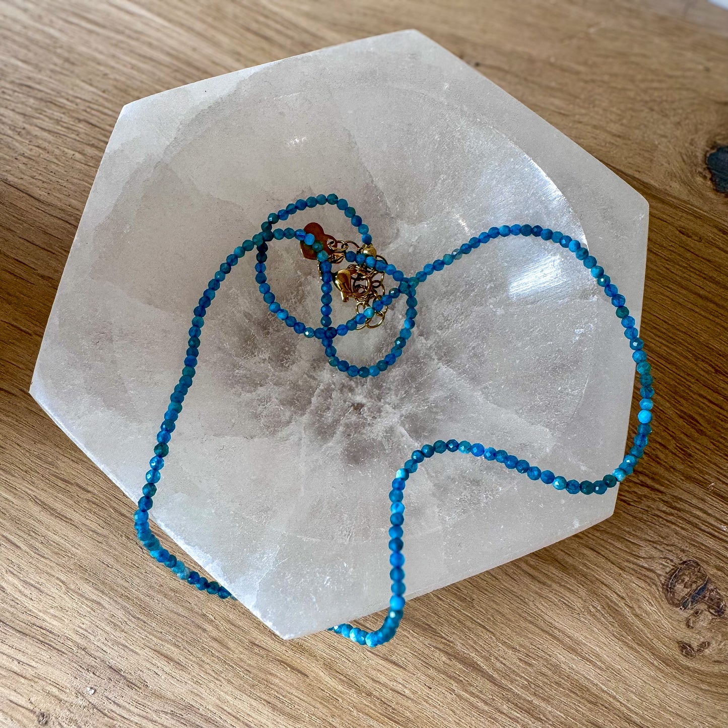 Collier pierres fines: Apatite