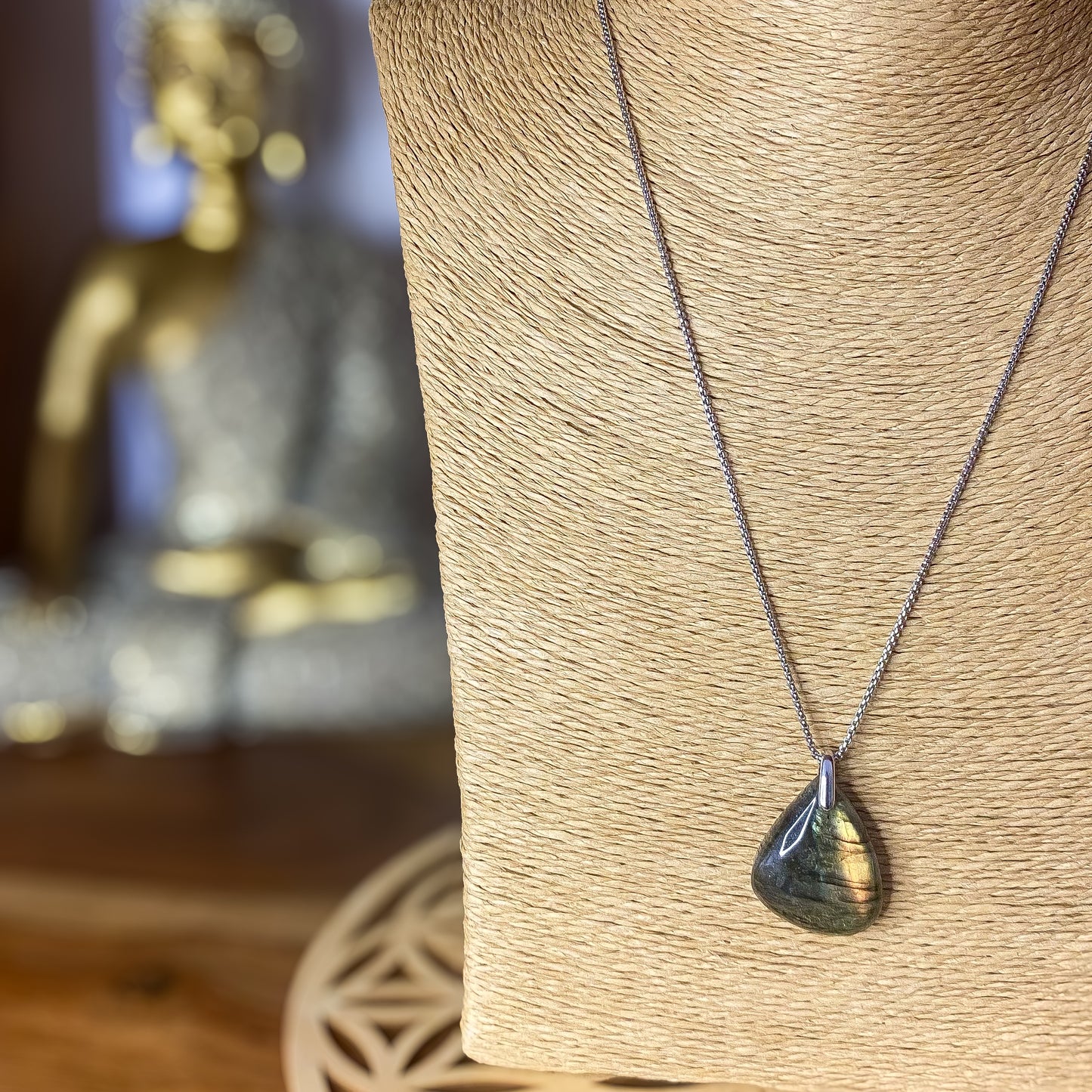 Labradorite goutte